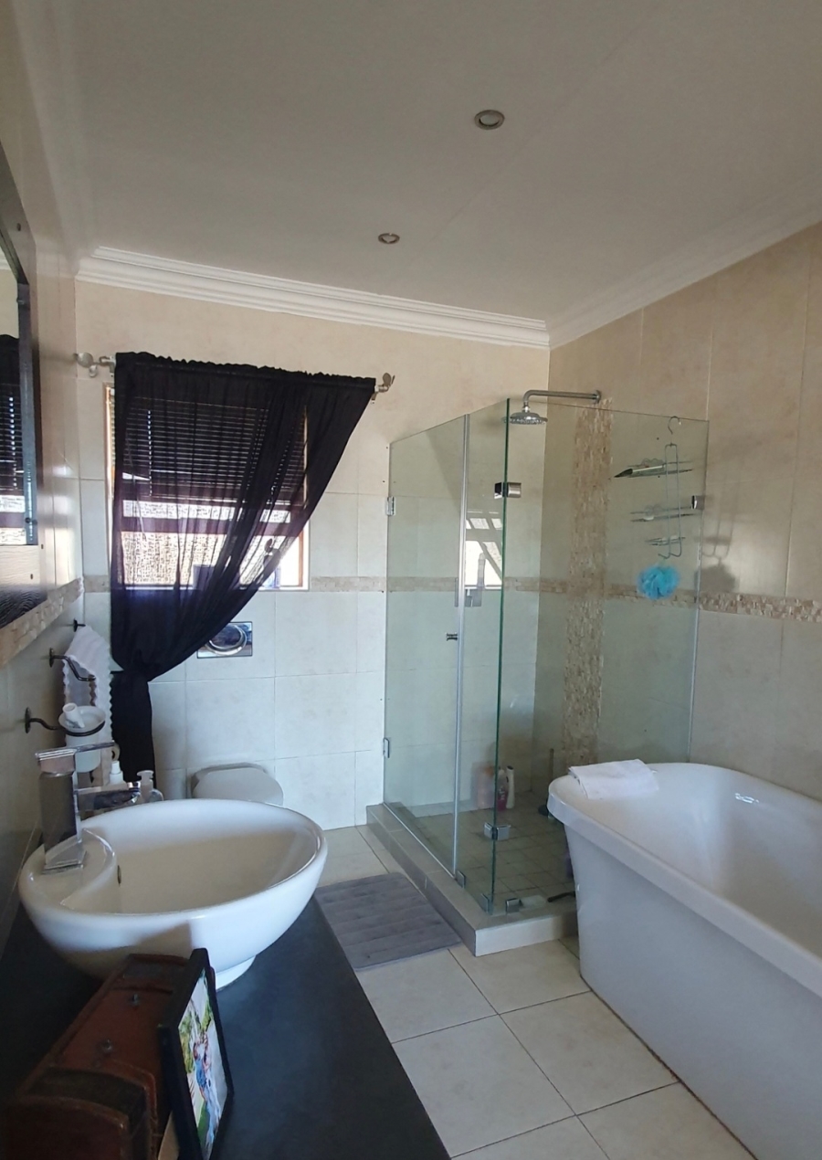 4 Bedroom Property for Sale in Strelitzia Park Eastern Cape